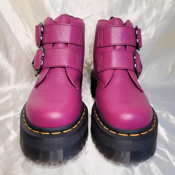 Dr. Martens Devon Heart leather platform boots  in Fuschia Pink - Picture 3 of 7
